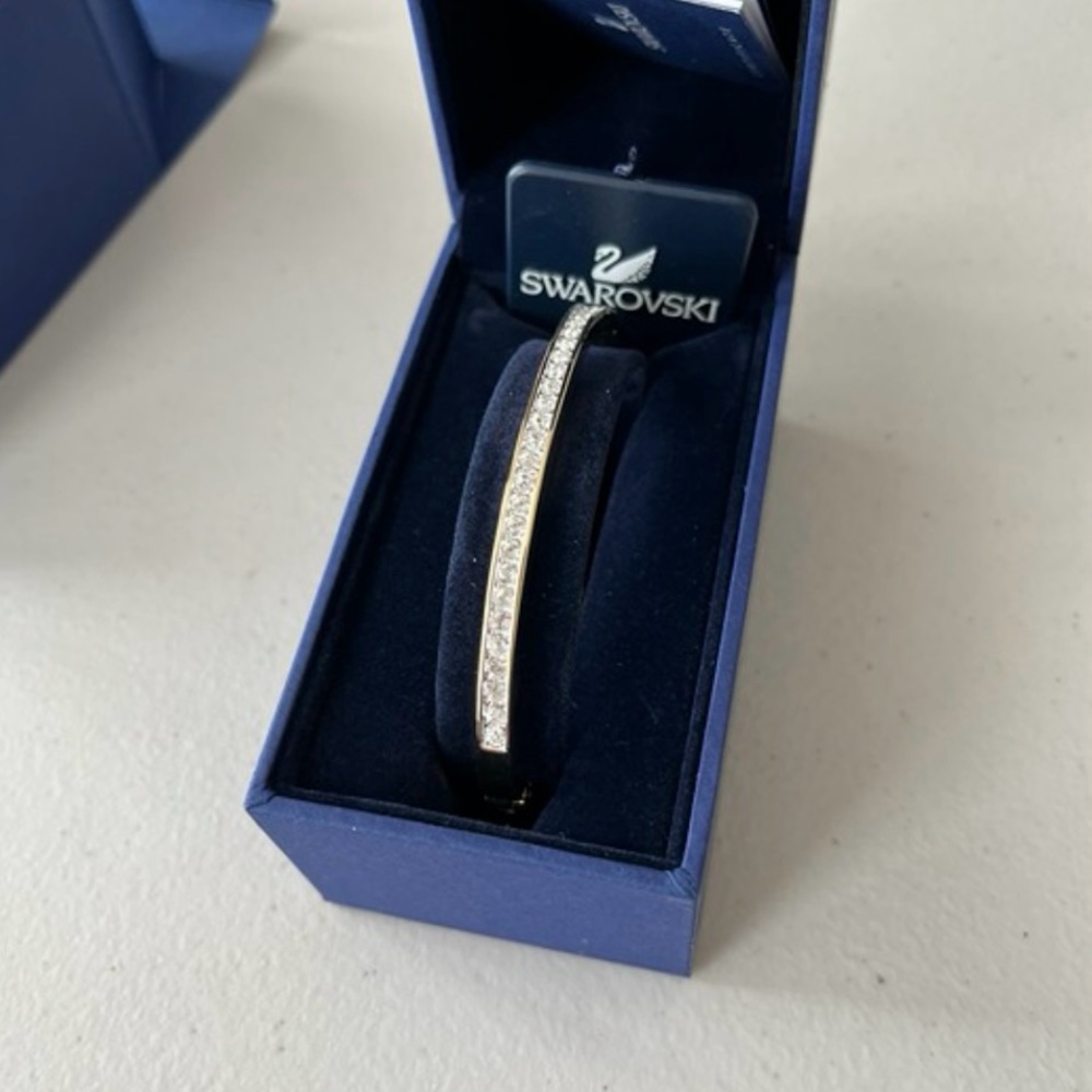 Swarovski Crystal Bangle Bracelet – 6.0 cm – New in Box with Certificate